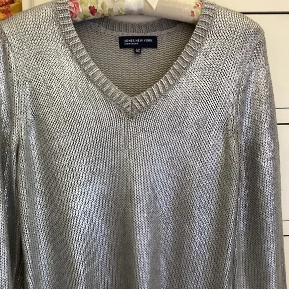 Sweater - Picture 3 of 3